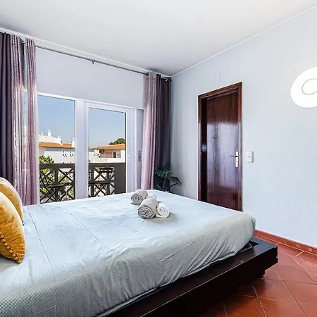 Appartement 5-minute Walk To Aveiros *